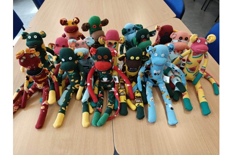 Charytatywna akcja szycia małpek