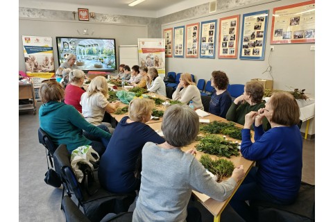 Warsztaty kreatywne dla seniorów - palma wielkanocna