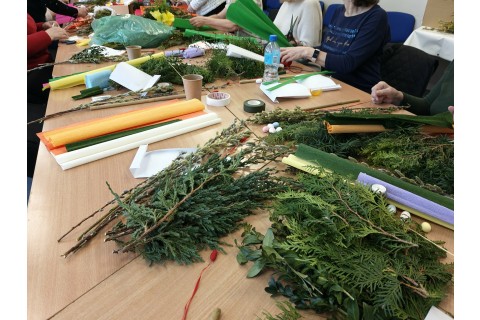 Warsztaty kreatywne dla seniorów - palma wielkanocna