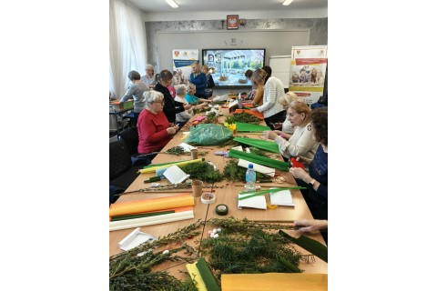 Warsztaty kreatywne dla seniorów - palma wielkanocna