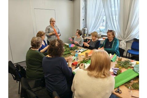 Warsztaty kreatywne dla seniorów - palma wielkanocna