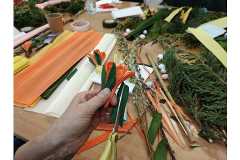 Warsztaty kreatywne dla seniorów - palma wielkanocna