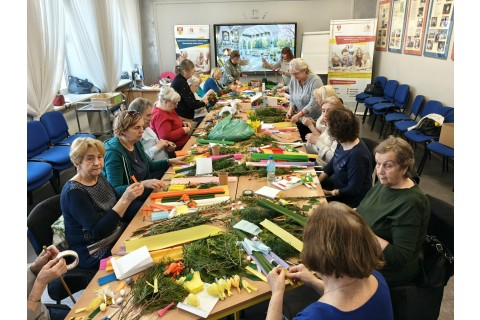 Warsztaty kreatywne dla seniorów - palma wielkanocna