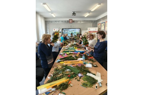 Warsztaty kreatywne dla seniorów - palma wielkanocna