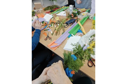 Warsztaty kreatywne dla seniorów - palma wielkanocna