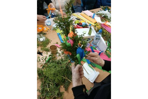 Warsztaty kreatywne dla seniorów - palma wielkanocna