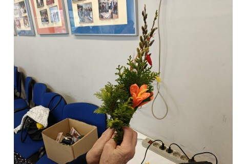 Warsztaty kreatywne dla seniorów - palma wielkanocna