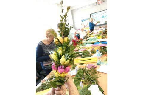 Warsztaty kreatywne dla seniorów - palma wielkanocna