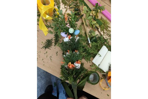 Warsztaty kreatywne dla seniorów - palma wielkanocna