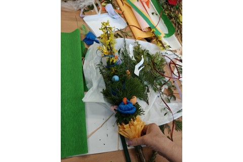 Warsztaty kreatywne dla seniorów - palma wielkanocna