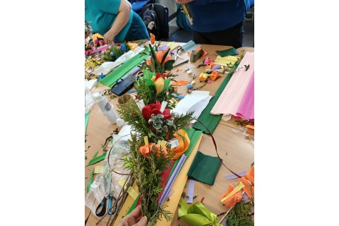 Warsztaty kreatywne dla seniorów - palma wielkanocna