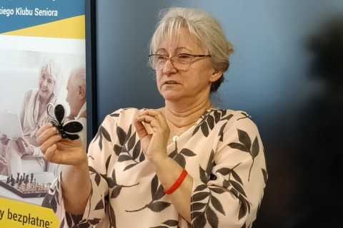 Warsztaty kreatywne dla seniorów - Biżuteria z zamków