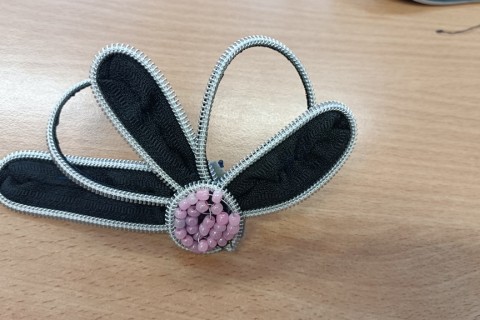 Warsztaty kreatywne dla seniorów - Biżuteria z zamków