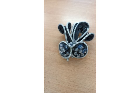 Warsztaty kreatywne dla seniorów - Biżuteria z zamków