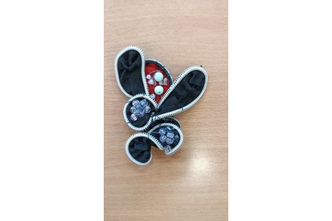 Warsztaty kreatywne dla seniorów - Biżuteria z zamków