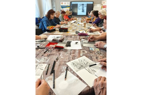 Warsztaty malarstwa dla seniorów - rysunek węglem