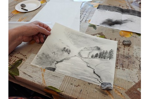 Warsztaty malarstwa dla seniorów - rysunek węglem