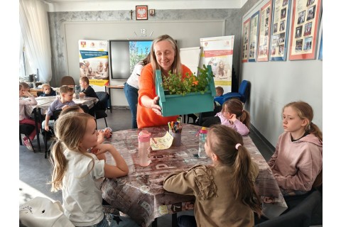 Warsztaty edukacyjno-przyrodnicze dla dzieci „Zielona baza małego ogrodnika”