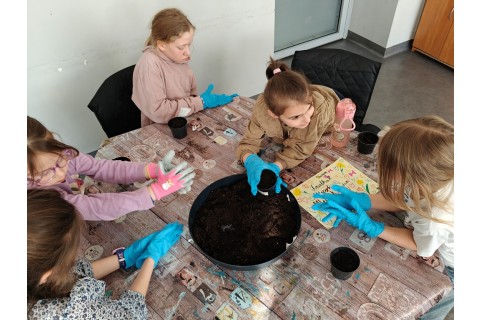 Warsztaty edukacyjno-przyrodnicze dla dzieci „Zielona baza małego ogrodnika”