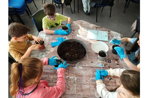 Warsztaty edukacyjno-przyrodnicze dla dzieci „Zielona baza małego ogrodnika”