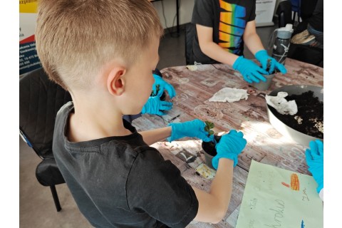 Warsztaty edukacyjno-przyrodnicze dla dzieci „Zielona baza małego ogrodnika”