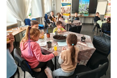 Warsztaty edukacyjno-przyrodnicze dla dzieci „Zielona baza małego ogrodnika”