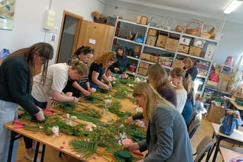 Warsztaty florystyczne dla dorosłych - Wiosenna kompozycja na stół