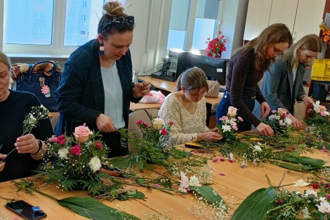 Warsztaty florystyczne dla dorosłych - Wiosenna kompozycja na stół