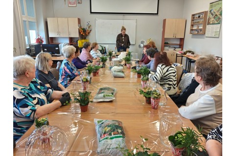 Warsztaty florystyczne dla seniorów - Las w szkle
