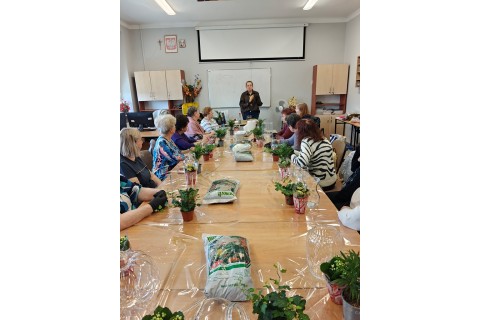 Warsztaty florystyczne dla seniorów - Las w szkle
