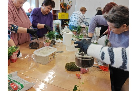 Warsztaty florystyczne dla seniorów - Las w szkle