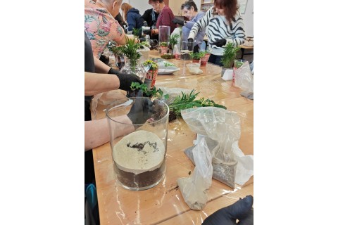 Warsztaty florystyczne dla seniorów - Las w szkle