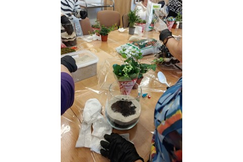 Warsztaty florystyczne dla seniorów - Las w szkle