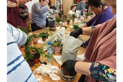 Warsztaty florystyczne dla seniorów - Las w szkle