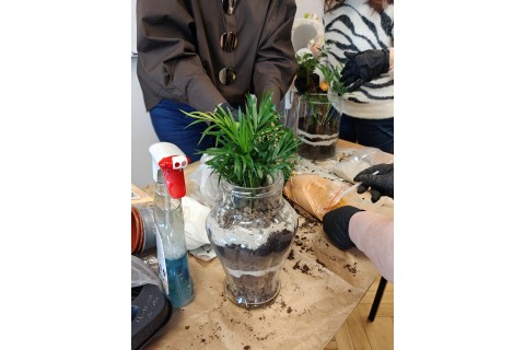 Warsztaty florystyczne dla seniorów - Las w szkle