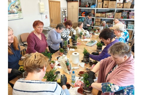 Warsztaty florystyczne dla seniorów - Las w szkle