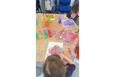 Warsztaty kreatywne dla dzieci od 10 lat - „Malowanie metodą Pouringu”