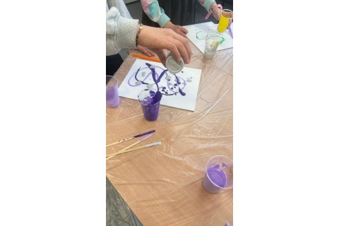 Warsztaty kreatywne dla dzieci od 10 lat - „Malowanie metodą Pouringu”