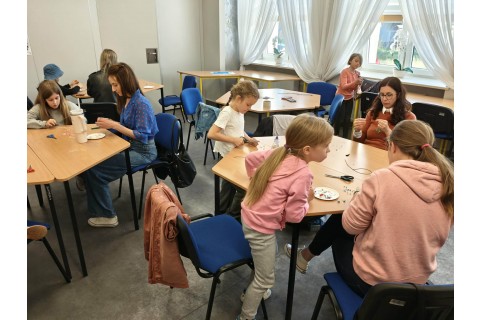 Warsztaty kreatywne mama-córka „Bransotelki bliskości”