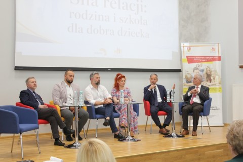 Konferencja „Siła relacji: rodzina i szkoła dla dobra dziecka”