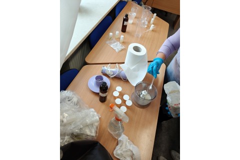 Senior Warsztaty nutrikosmetyczne: letnie laboratorium piękna