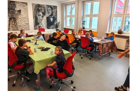 Warsztaty kreatywne dla dzieci 8+ „Niespodzianka dla Taty”