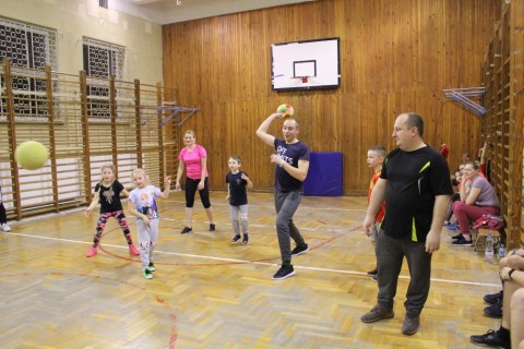 Zajęcia sportowe dla rodziców z dziećmi