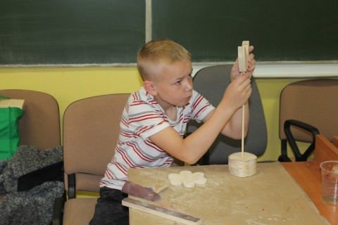 Warsztaty dla dzieci „Zabawy z drewnem” 3