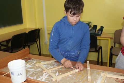 Warsztaty dla dzieci 10+ „Zabawy z drewnem”