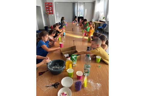 Warsztaty kreatywne dla dzieci 6+ „Slime”