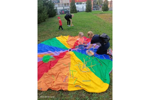 Bawmy się razem - zabawy sensoryczne dla rodziców i dzieci w wieku 3-5