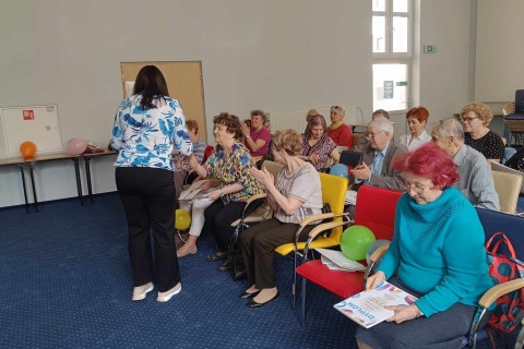 ĆWICZENIA PAMIĘCI I KONCENTRACJI SENIORÓW NA WESOŁO
