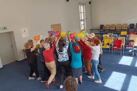 ĆWICZENIA PAMIĘCI I KONCENTRACJI SENIORÓW NA WESOŁO