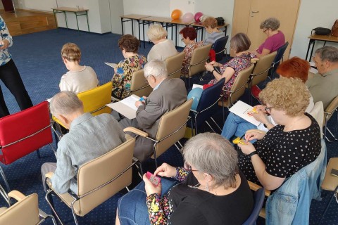 ĆWICZENIA PAMIĘCI I KONCENTRACJI SENIORÓW NA WESOŁO